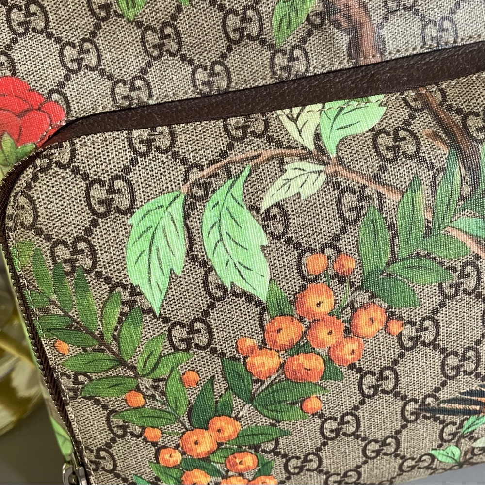 Gucci Large GG Web Supreme Monogram Backpack Unisex - Picture 16 of 16